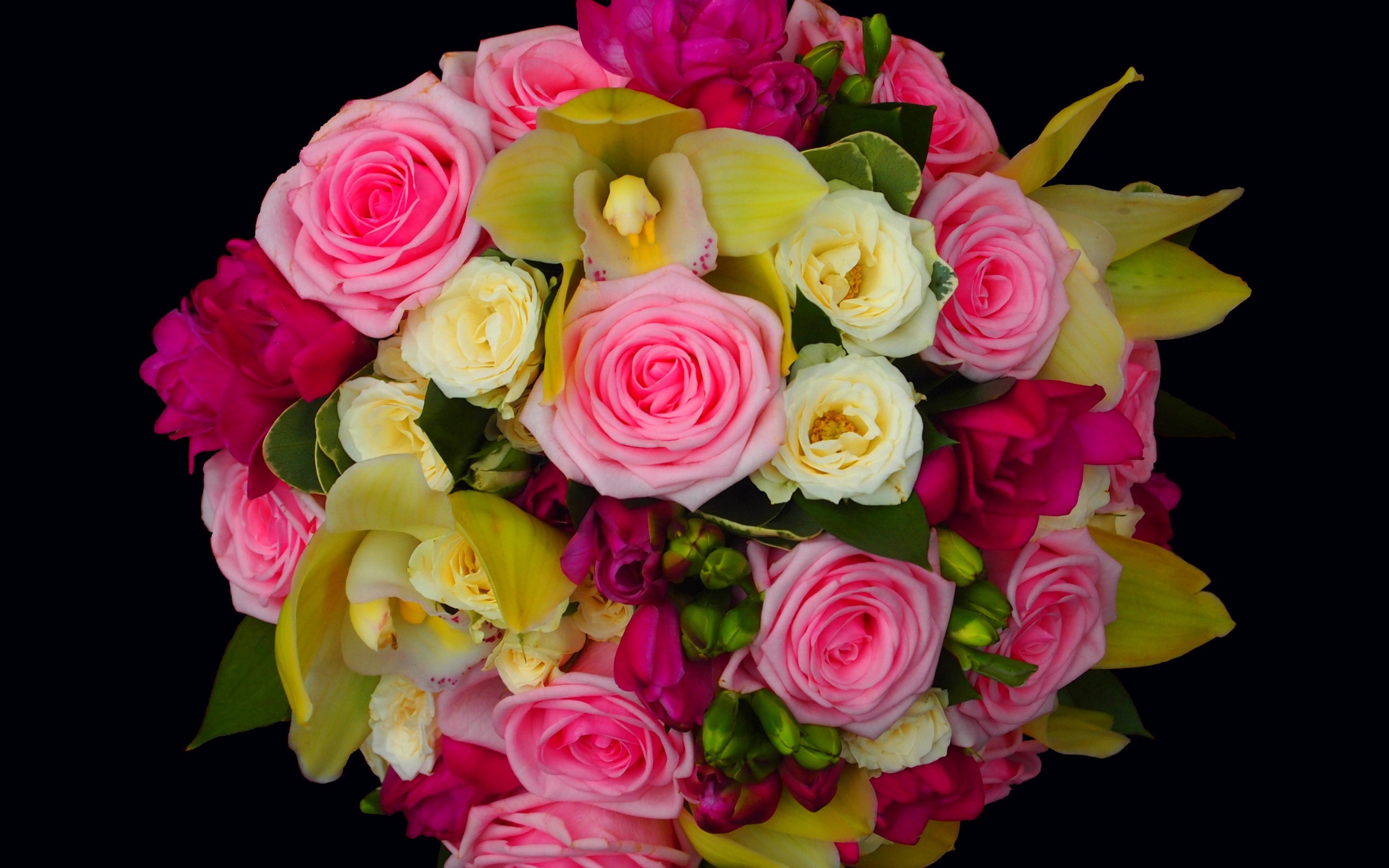 A-bouquet-roses-beautiful-flowers_2560x1600.jpg