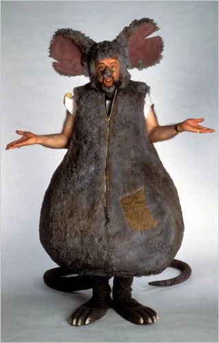 a5a35241dbf362fb6fbc5a7b31ad4eed--rat-costume-king-costume.webp