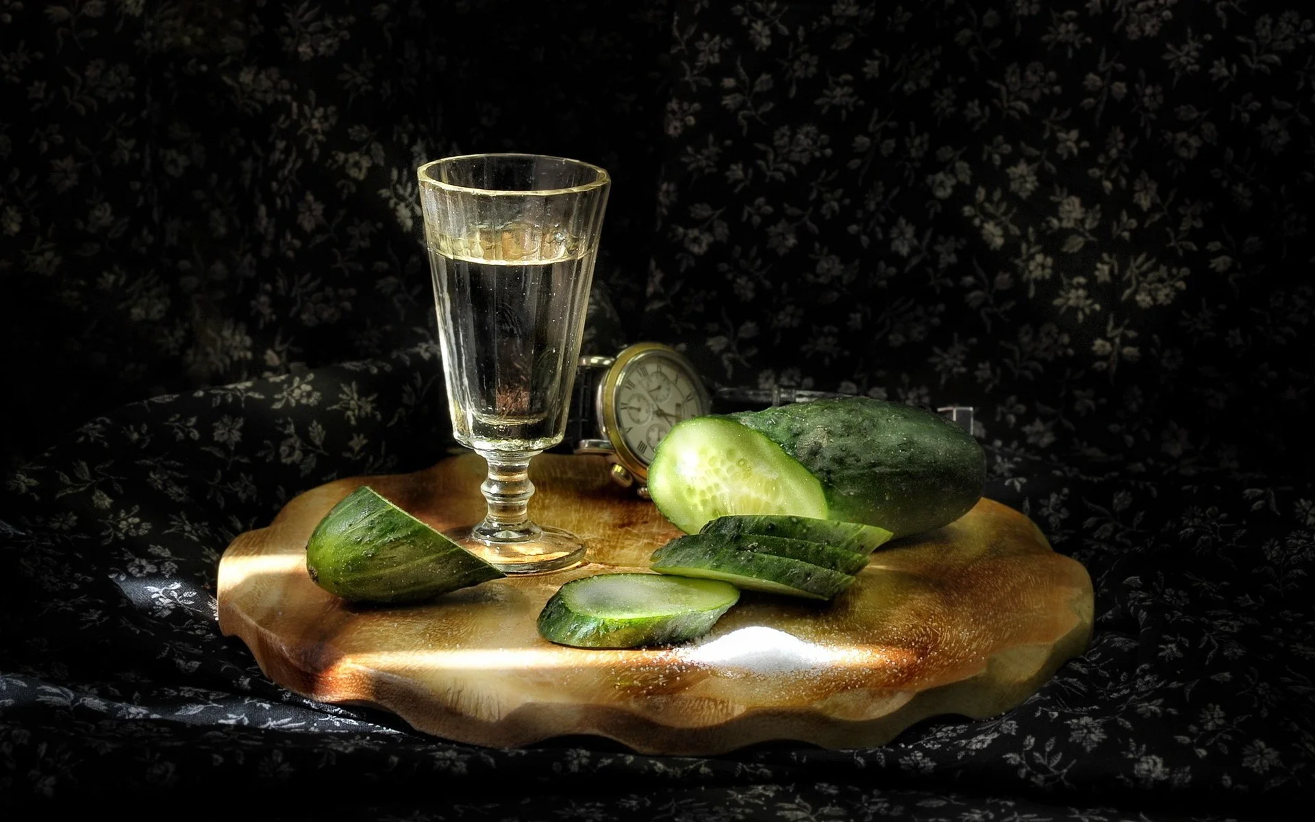 alcohol-cucumbers-1920x1200-wallpaper.webp