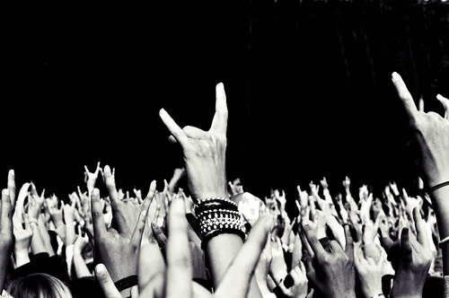 amazing-black-and-white-concert-cool-Favim.com-493426.webp