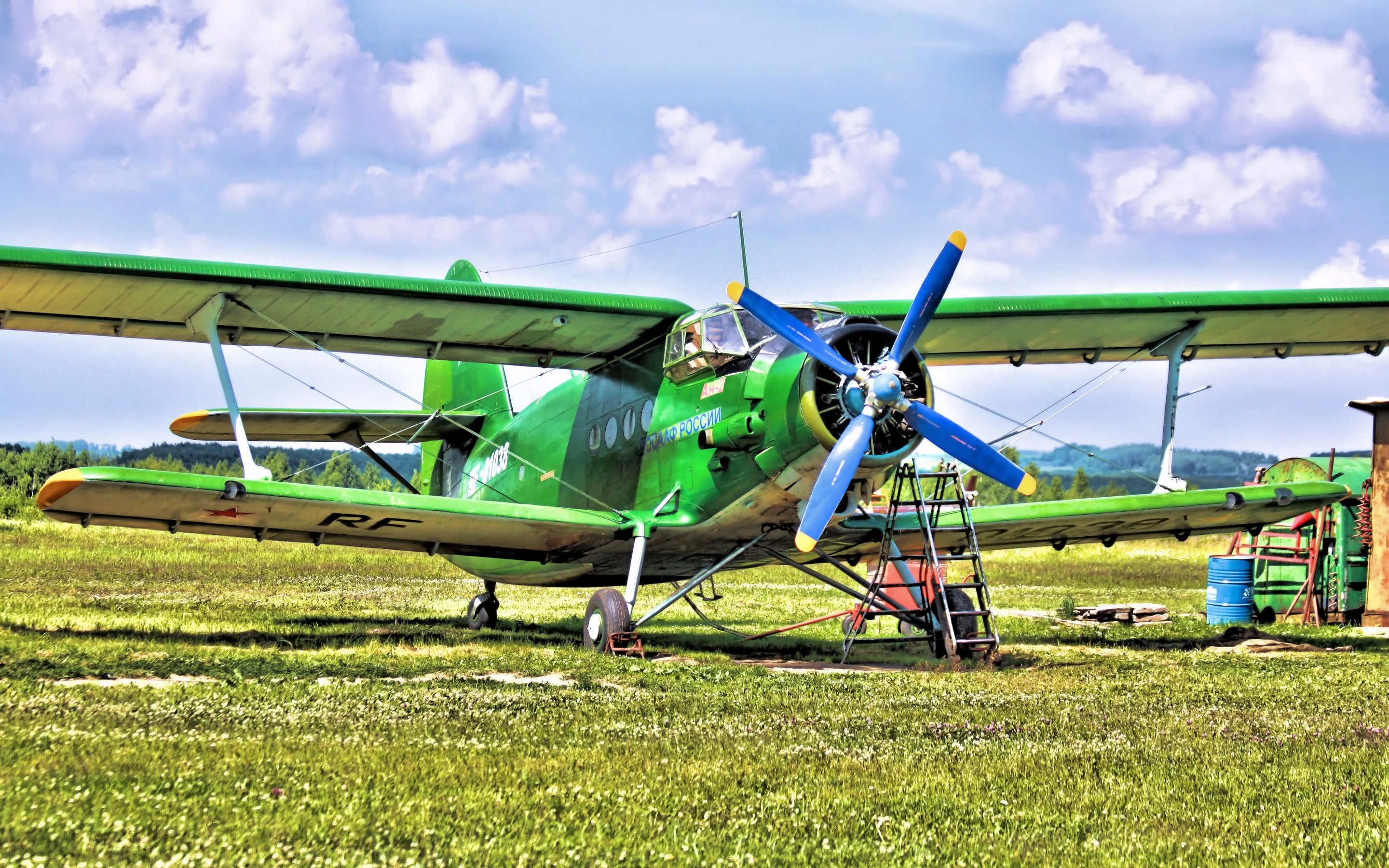 an-2-an-2-samoliot-biplan-annushka-kukuruznik-airplane-bipla.webp