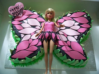 barbie-mariposa-cake.webp