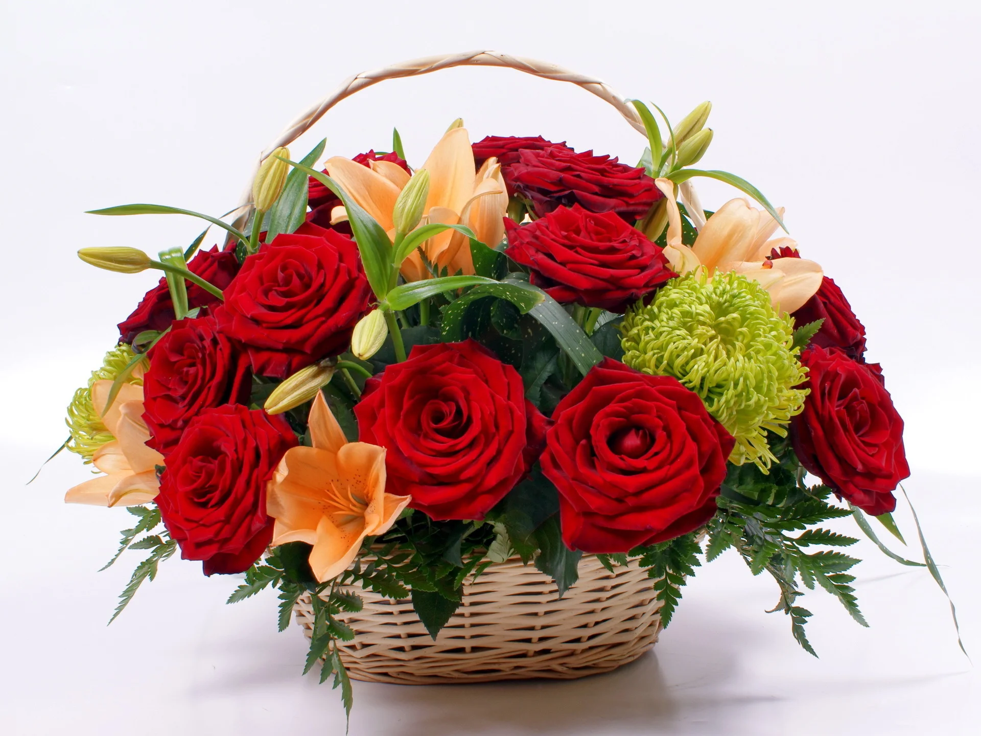 basket-of-flowers-252529.webp