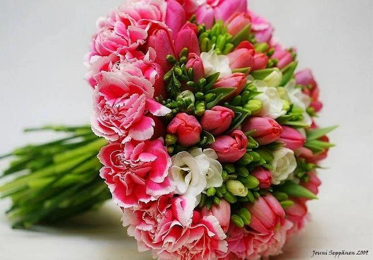 beautiful-wedding-bouquets.webp