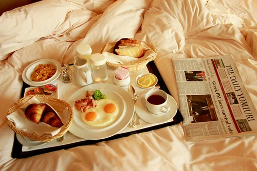 bed-breakfast-food-hungry-life-Favim.com-288503.webp