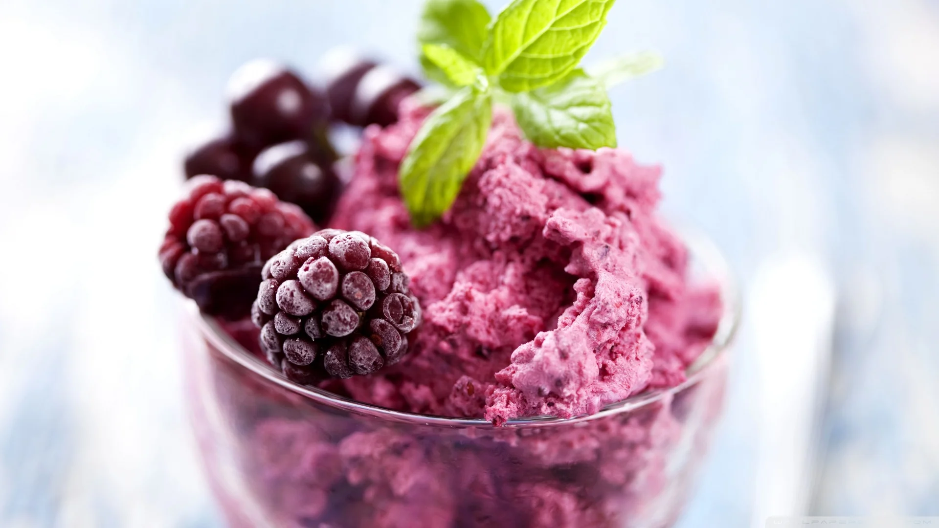 berries_ice_cream-wallpaper-1920x1080.webp