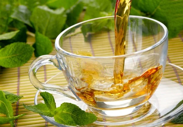 bigstock-Cup-of-tea-with-mint-600x418.webp