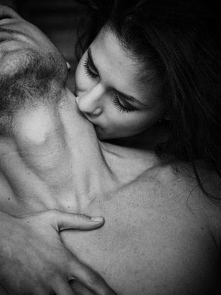 black-and-white-kiss-man-woman-Favim.com-766712.jpg