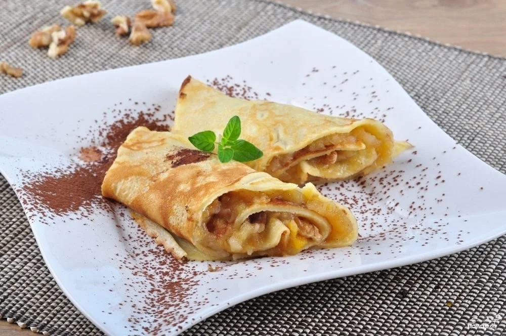 блины с яблоками и корицей.webp