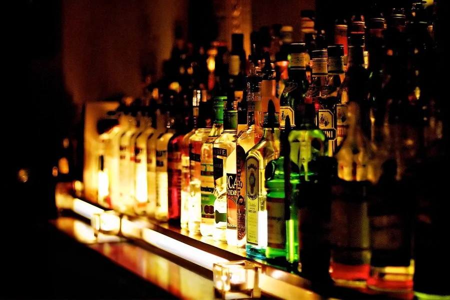 bottles-bar-alcohol-_569213-23.webp