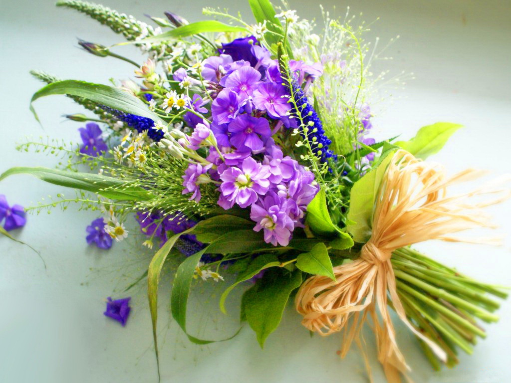 bouquet-of-fresh-flowers.jpg