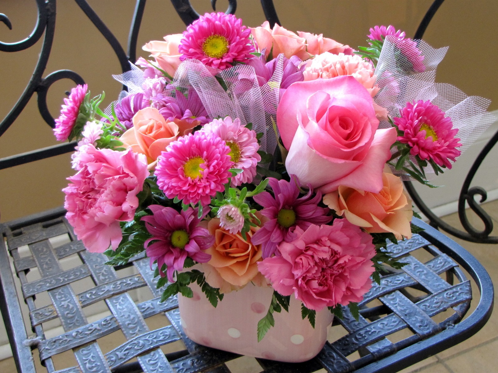 Bouquet-pink-flowers-rose-daisy-peony_1600x1200.jpg