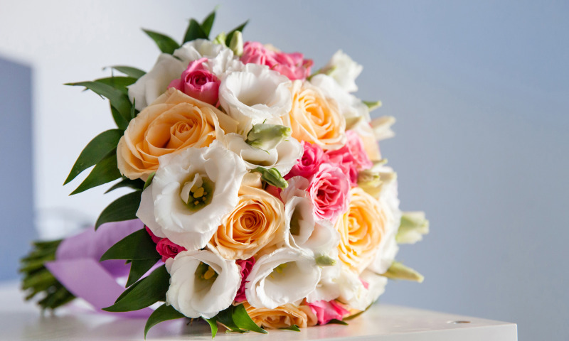 bouquets-roses-eustoma-wedding-rozy-eustoma.jpg