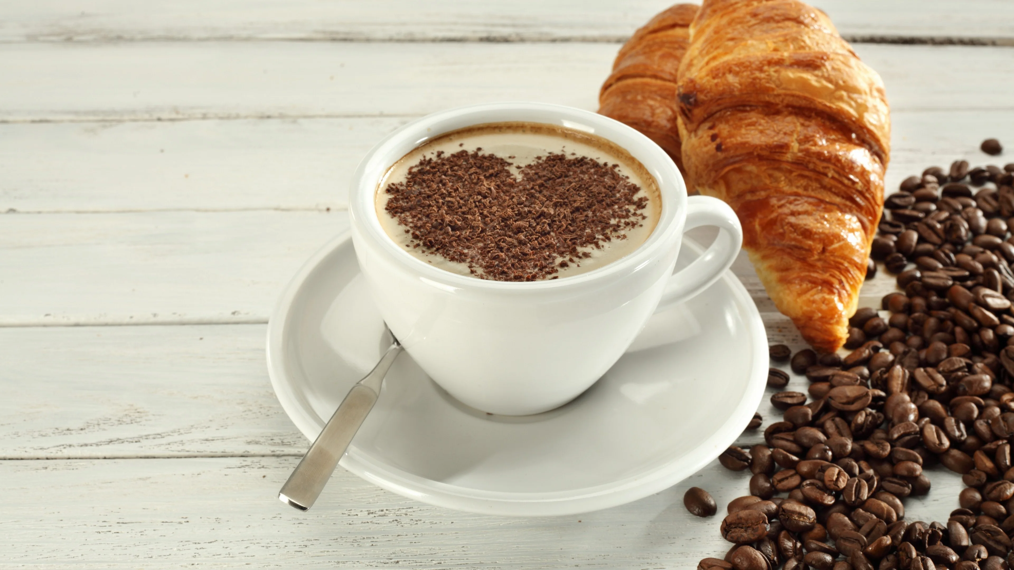 breakfast-coffee-coffee-beans-cup-croissant-heart_3840x2160.webp
