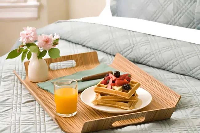 breakfast-in-bed.webp