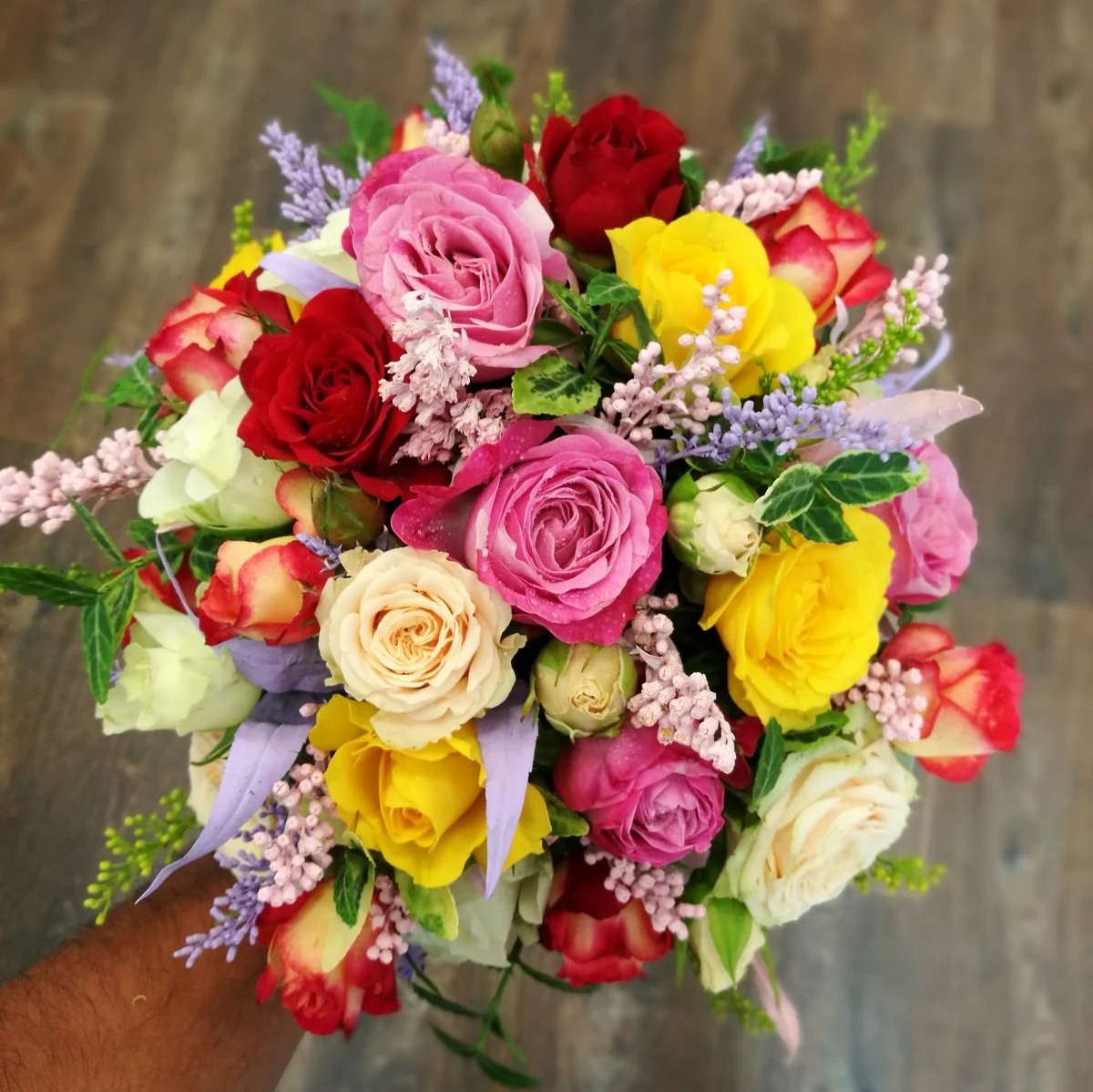 Buchet-mireasa-multicolor.webp
