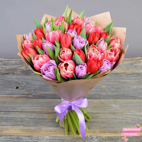 buket_35_raznocvetnyh_tulpanov_1_-460x460.webp
