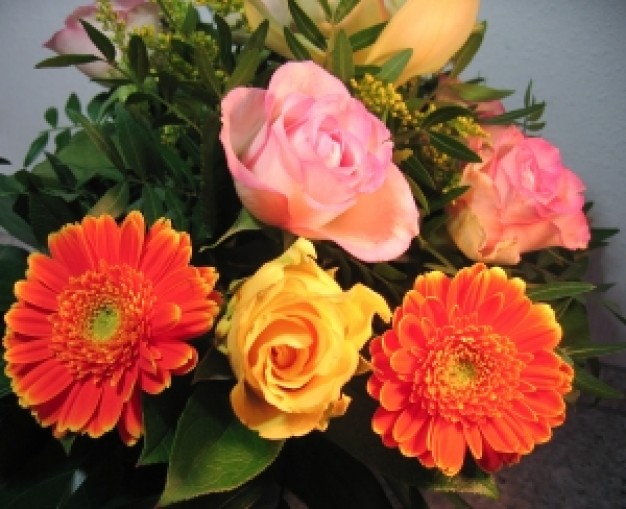 bunch-of-flowers_21335956.jpg