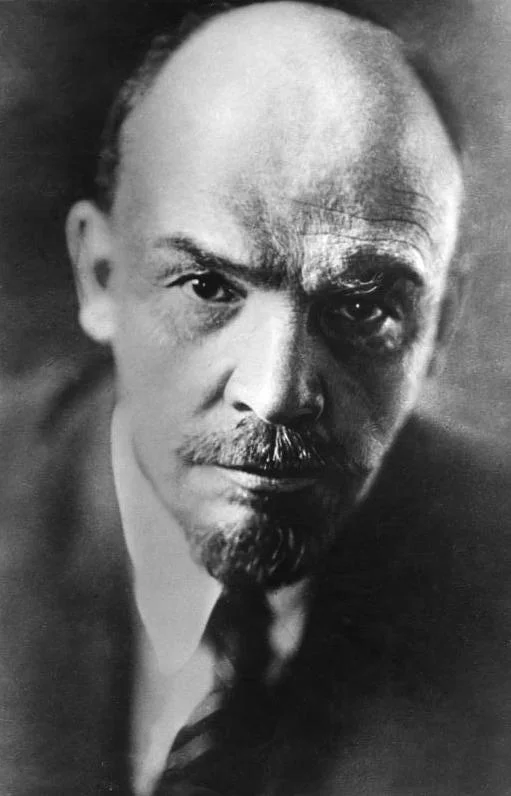 Bundesarchiv_Bild_183-71043-0003,_Wladimir_Iljitsch_Lenin.webp