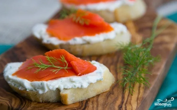 buterbrodi_s_krasnoi_riboi-76256.webp