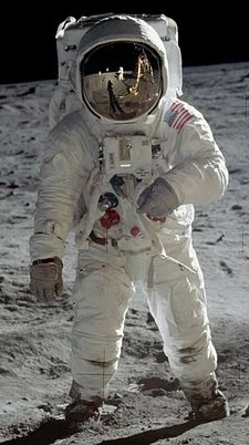 Buzz_Aldrin_Apollo_Spacesuit.webp
