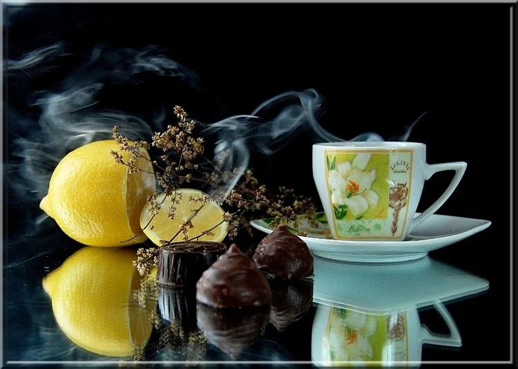 чай с лимоном.webp