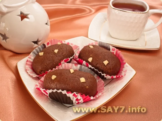 чай с пироженками.webp