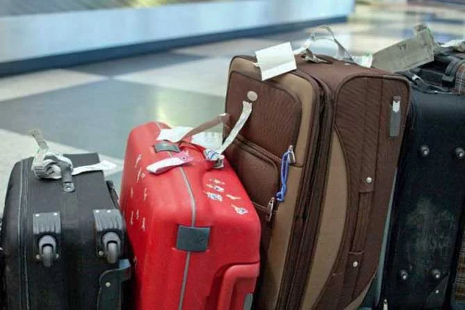 chemodan-bagazh-aeroport.webp