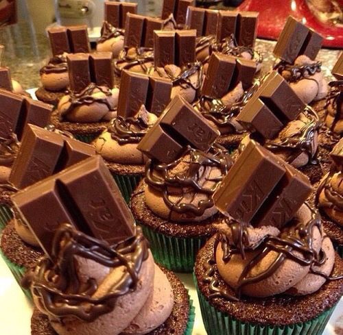 chocolate-cupcake-eat-food-Favim.com-5119829.jpeg