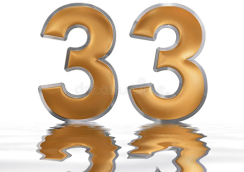 цифр-три-цать-три-отраженное-на-поверхности-во-ы-isolat-90784641.webp