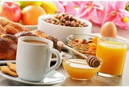 Cinq repas quotidiens pour femme enceinte.webp