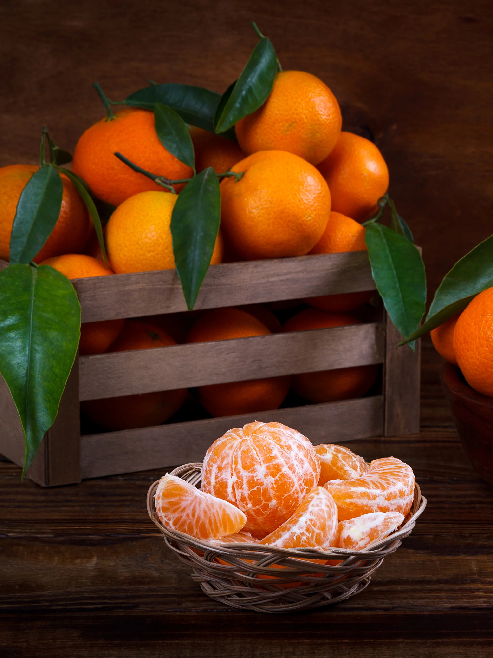 Citrus_Mandarine_Many_Wood_planks_Colored_514946_2048x2732.webp