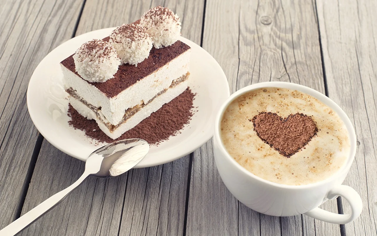 Coffee_Cappuccino_Chocolate_Cake_Heart_Cup_550310_1280x800.webp
