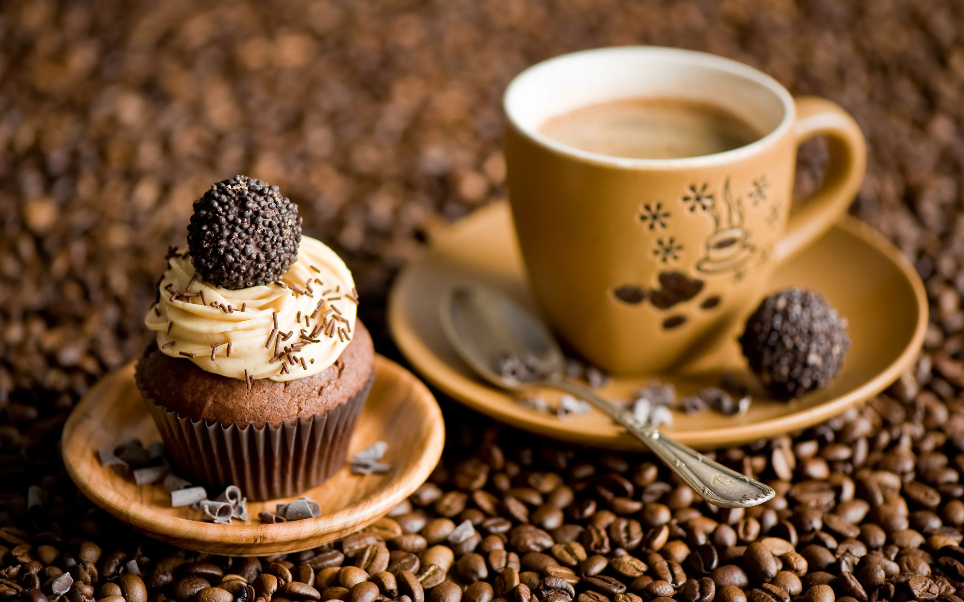 coffee_coffee_beans_cupcake_candy_93301_3840x2400.webp