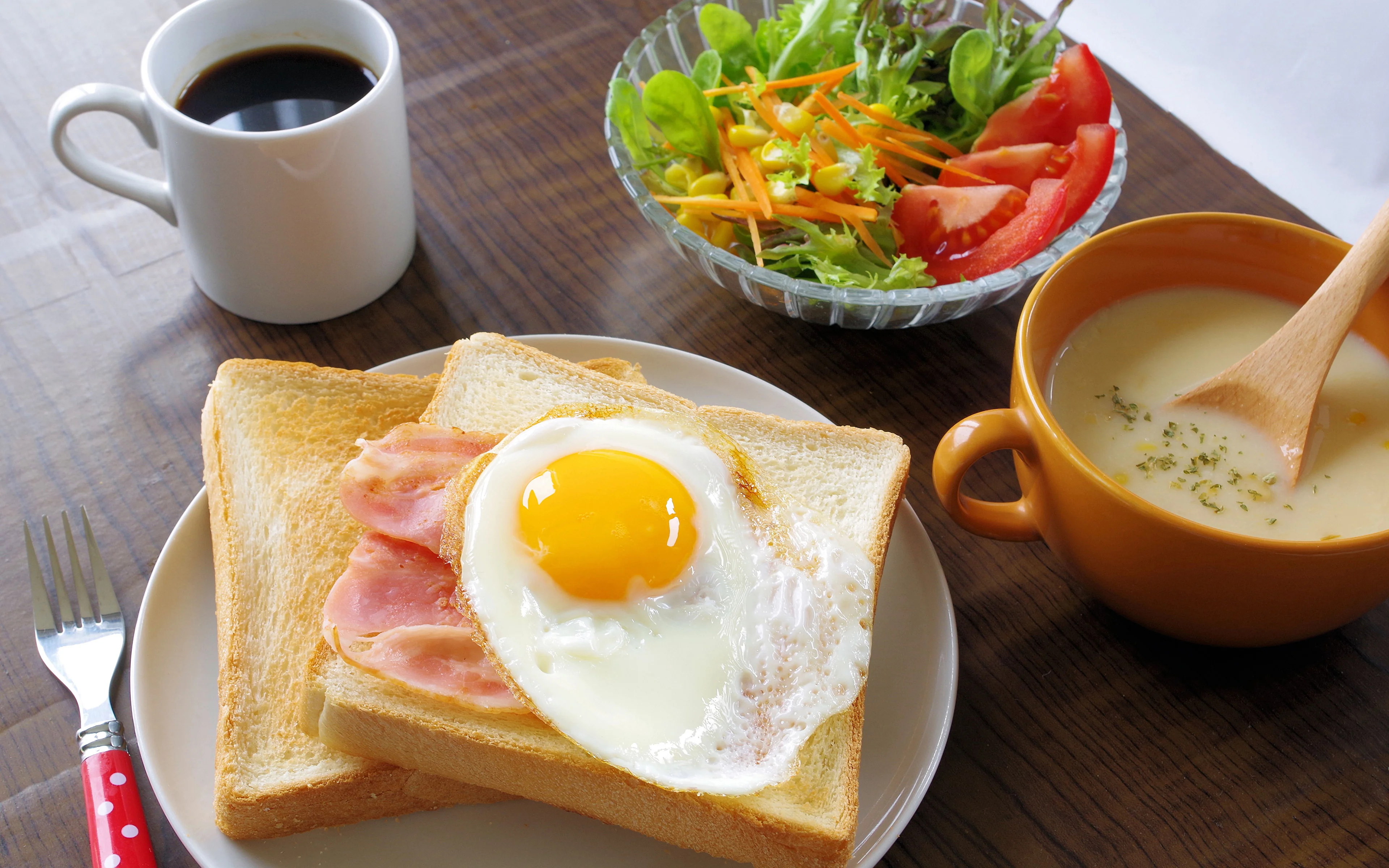 Coffee_Salads_Bread_Breakfast_Cup_Fried_egg_562706_3840x2400.webp