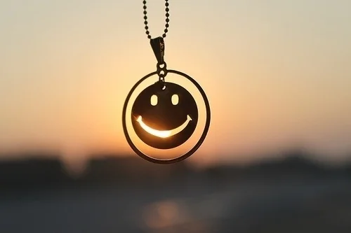 colar-smile_large.webp