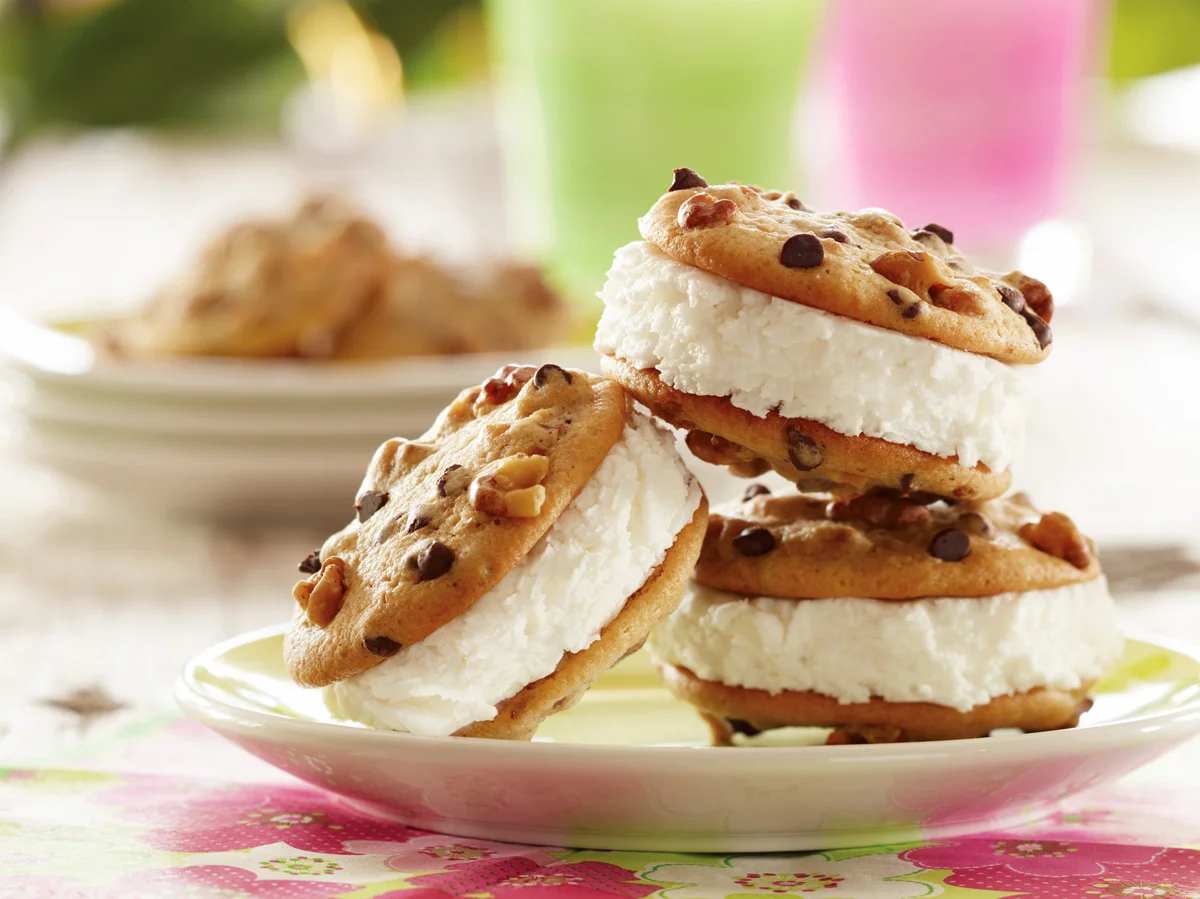 cookies-with-chocolate.webp
