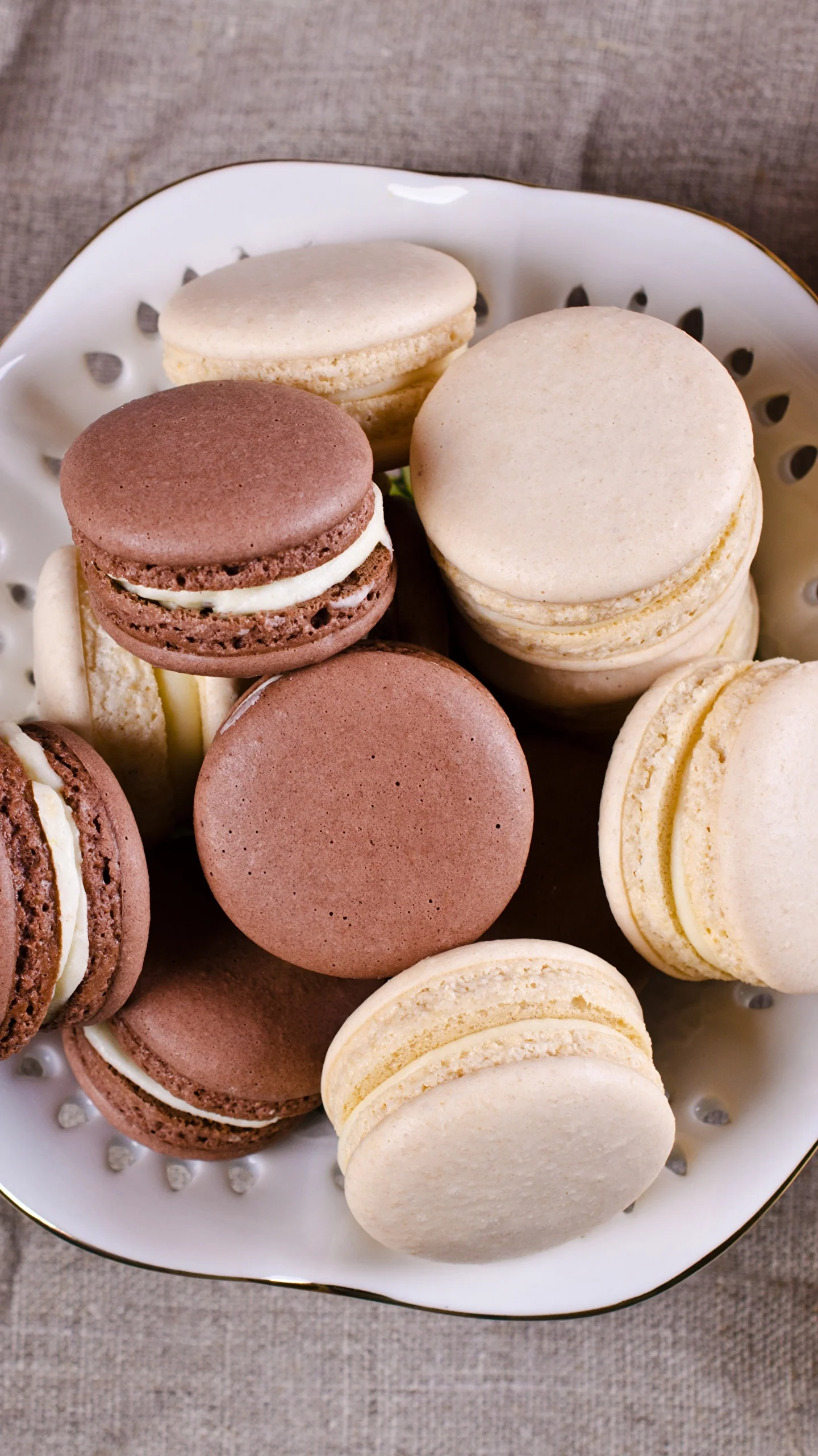 Cookies_Macaron_537941_1440x2560.webp