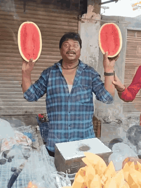 crazy-watermelon-seller-yelling-laal-hai.gif