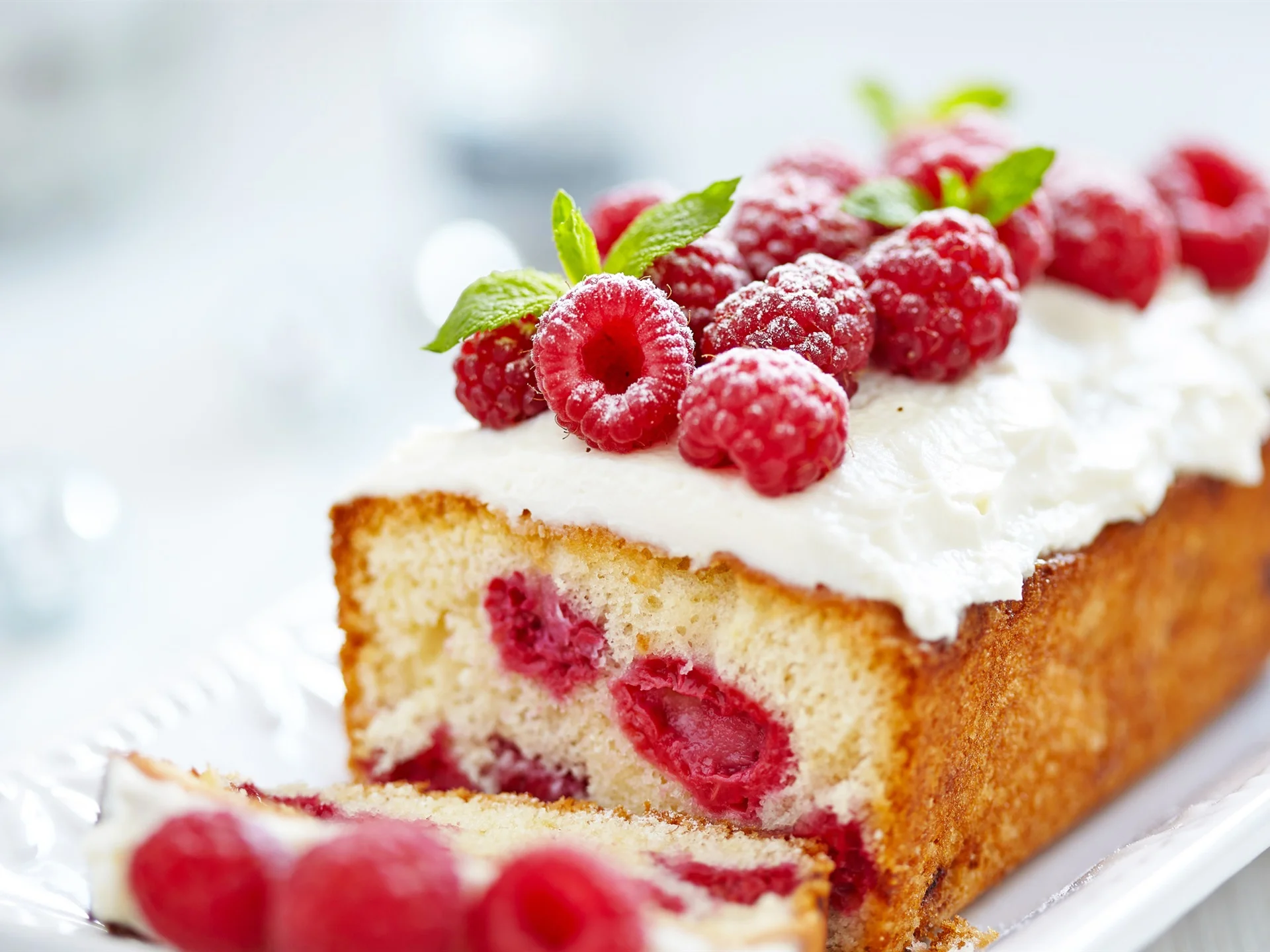Cupcake-cream-raspberries-berries-dessert-food_1920x1440.webp