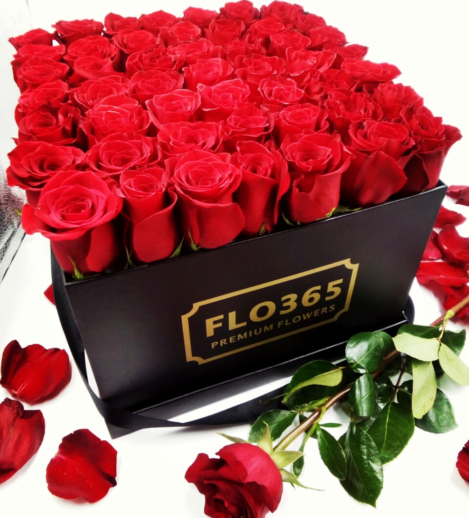 cveti_black_box_49_roses_1.jpg