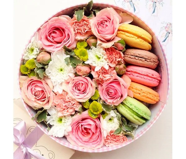 cvety-v-korobke-solnyshko-327-600x513.webp