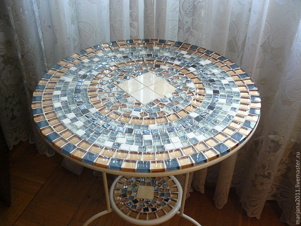 d0fa635446daeeb63951e71c0acq--dlya-doma-interera-stolik-s-mozaikoj.webp