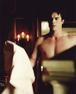 Damon-Salvatore-damon-salvatore-35984134-245-306.gif