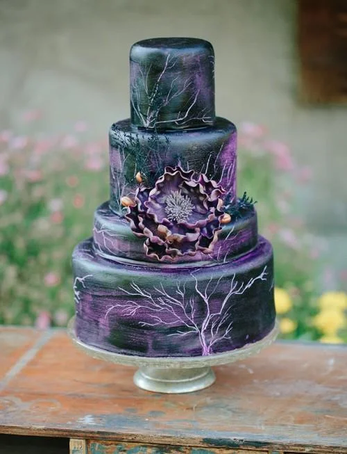 darkness-vs-light-maleficent-wedding-inspiration-weddingomania-433-int.webp