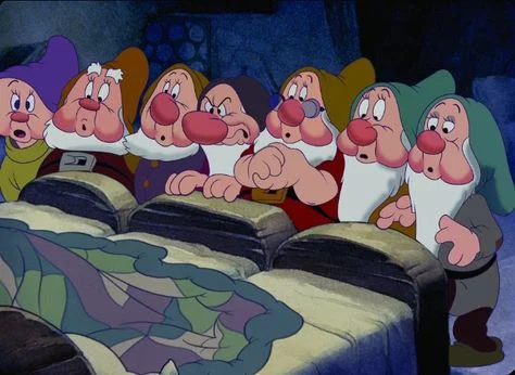 dbac4d649e03e56492c49b67063fe523--snow-white--seven-dwarfs[1].webp