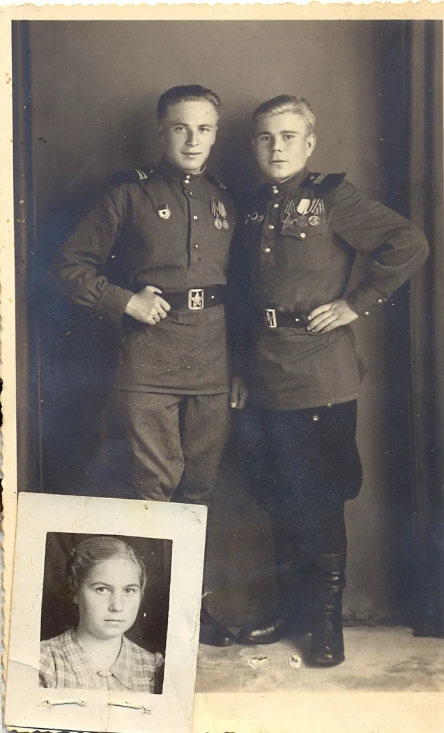 Дед с другом.webp