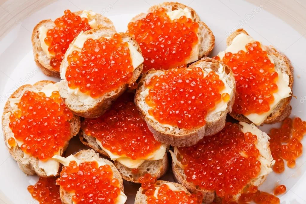 depositphotos-58889009-stock-photo-sandwiches-with-salmon-red-caviar.webp