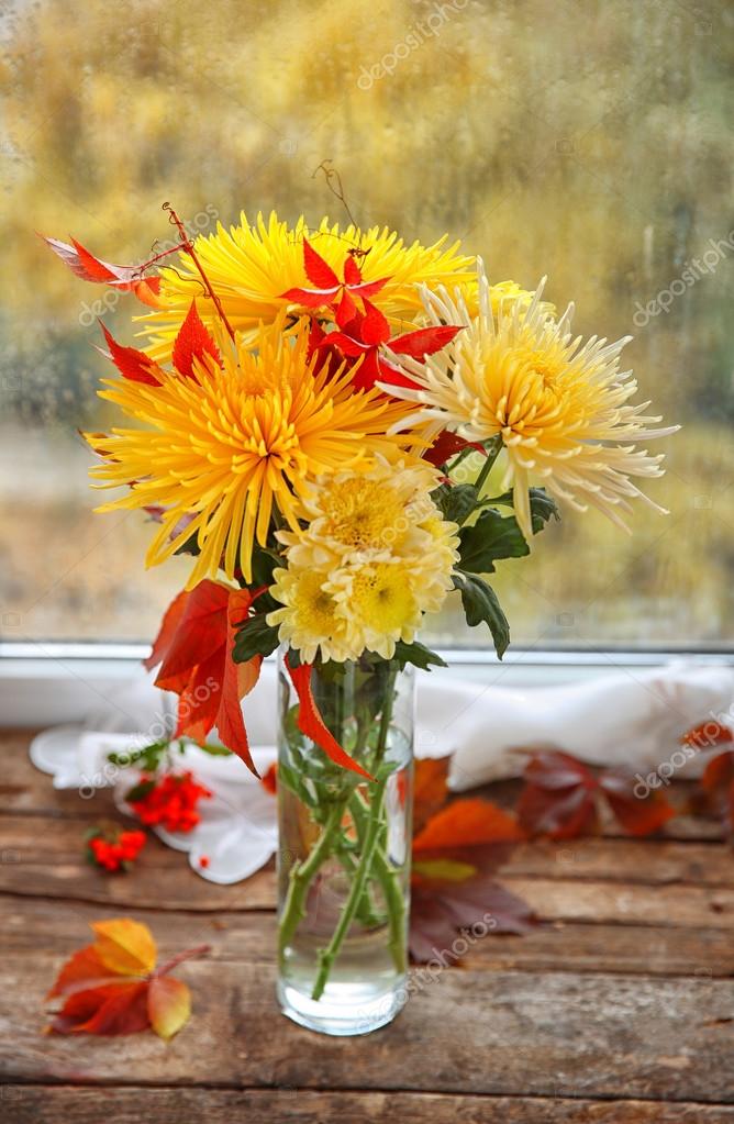 depositphotos_103081400-stock-photo-beautiful-autumn-bouquet-with-chrysanthemums.jpg