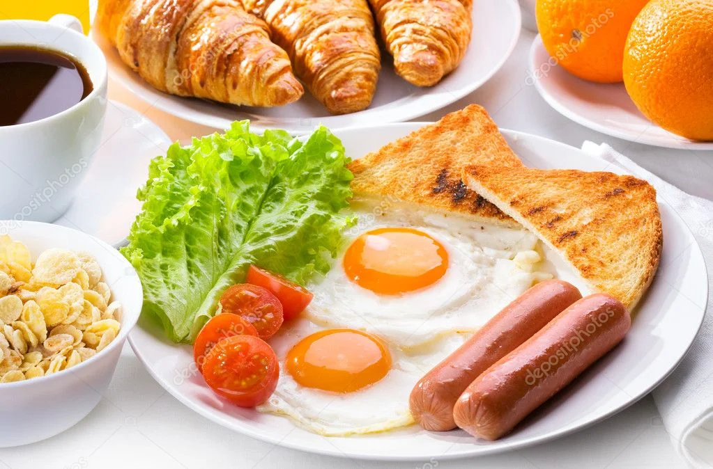 depositphotos_10542773-stock-photo-breakfast-with-fried-eggs.webp